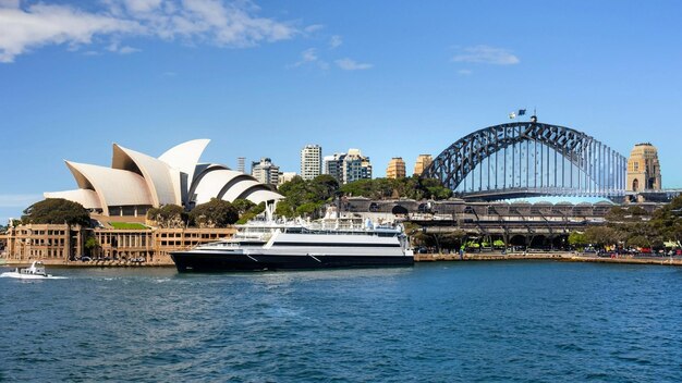 Circular Quay und Opera House Sydney Australien Sydney Opernhaus mit Fähren im Vordergrund