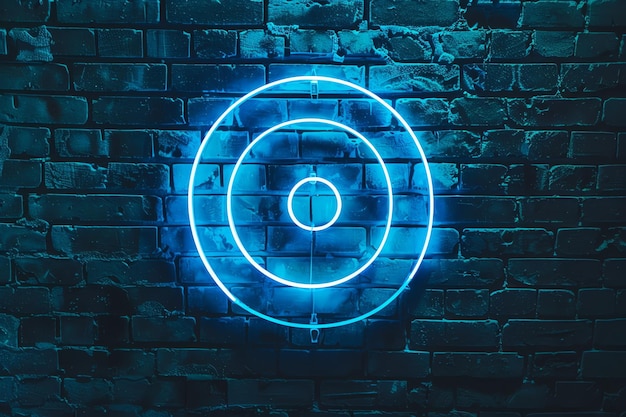 un círculo azul con un círculo blanco en la pared