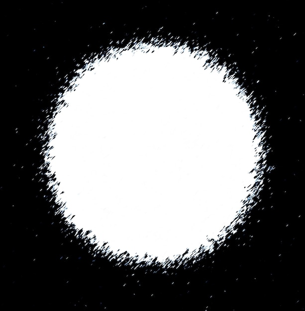 Un círculo blanco redondo sobre un fondo negro para texto y gráficos.