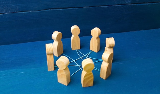 Círculo de personas interconectadas por curvas líneas cooperación trabajo en equipo formación personal comunidad