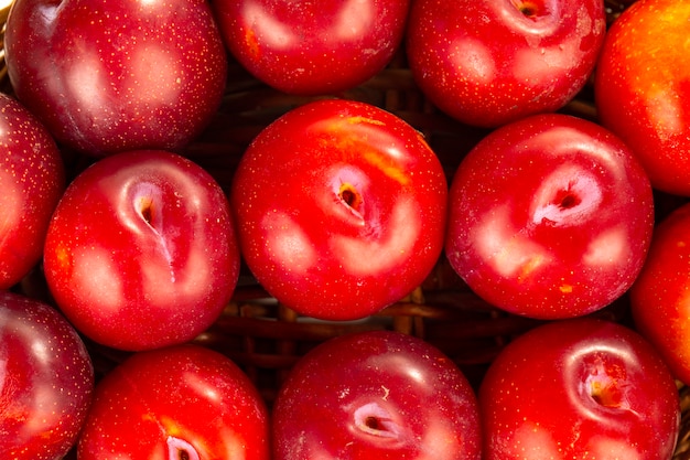 ciruela roja cereza