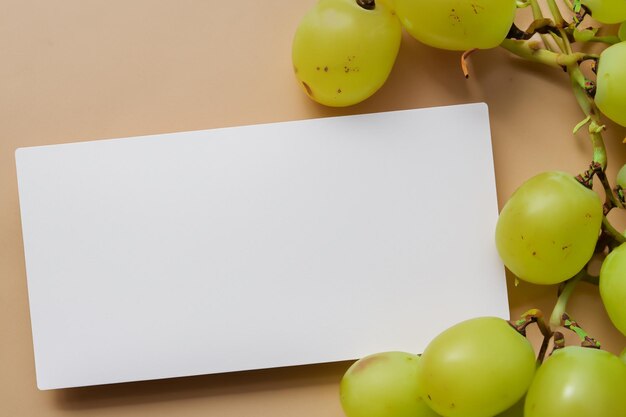 Foto citrus elegance mockup de papel branco alimentado pela aura de laranjas frescas