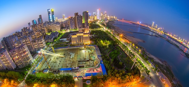 Foto cityscapec de la ciudad de nanchang en la noche, japón