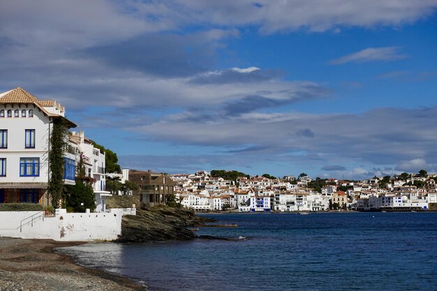 Foto cityskyline de cadaqués en españa