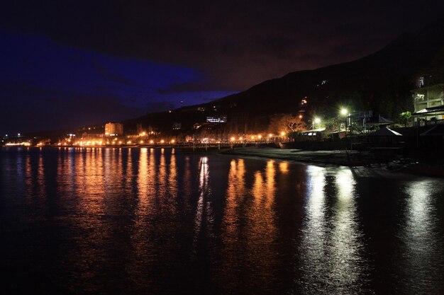 Ciudad alta al sur a orillas del mar