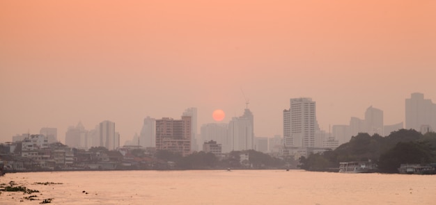 Ciudad de Bangkok en la mañana.