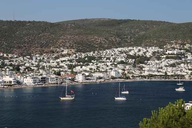 Ciudad de Bodrum en la costa egea de Turquía