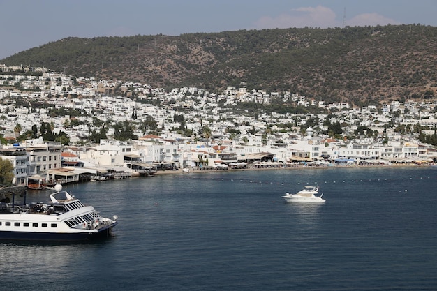 Ciudad de Bodrum en la costa egea de Turquía