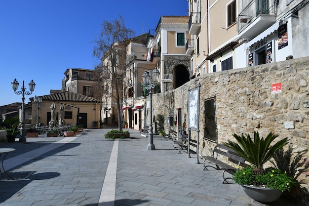 La ciudad de Castellabate en Campania, Italia