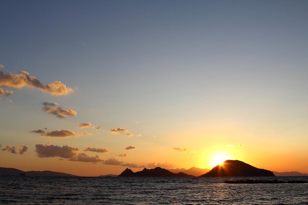 La ciudad costera de Turgutreis y las espectaculares puestas de sol