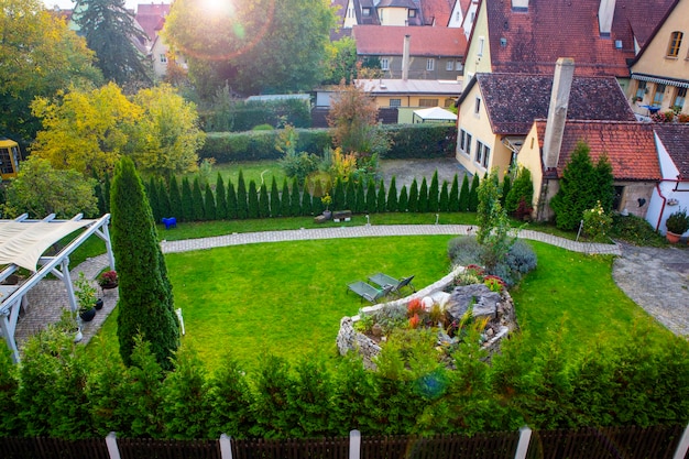 La ciudad de cuento de hadas de Rothenburg en Baviera, Alemania, domina los edificios y las calles de la ciudad