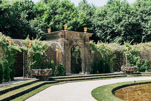 Ciudad francesa de Versalles, palacio y jardín de Versalles