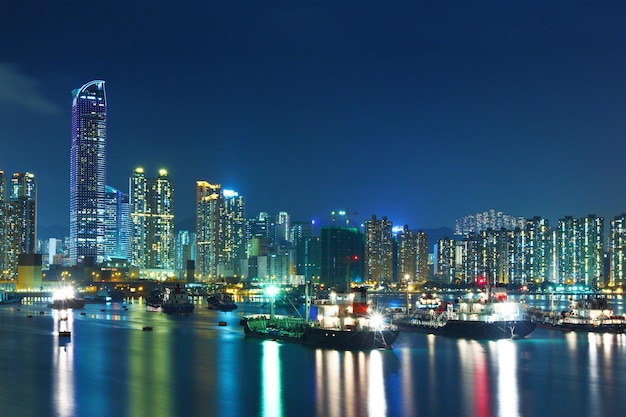 La ciudad de Hong Kong en la noche