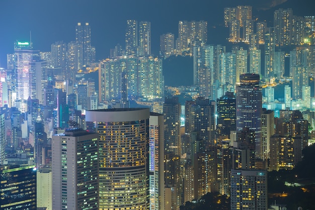 La ciudad de Hong Kong en la noche