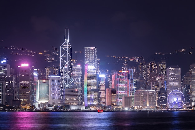 La ciudad de Hong Kong, vista desde el puerto de Victoria