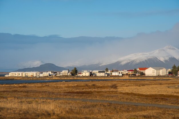 Ciudad de Hornafjordur en el sur de Islandia