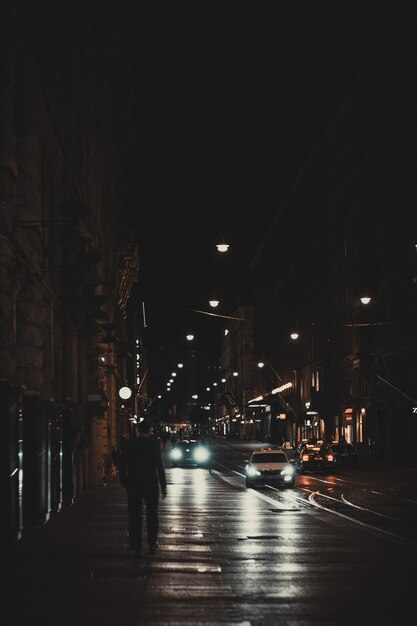 Foto ciudad iluminada por la noche
