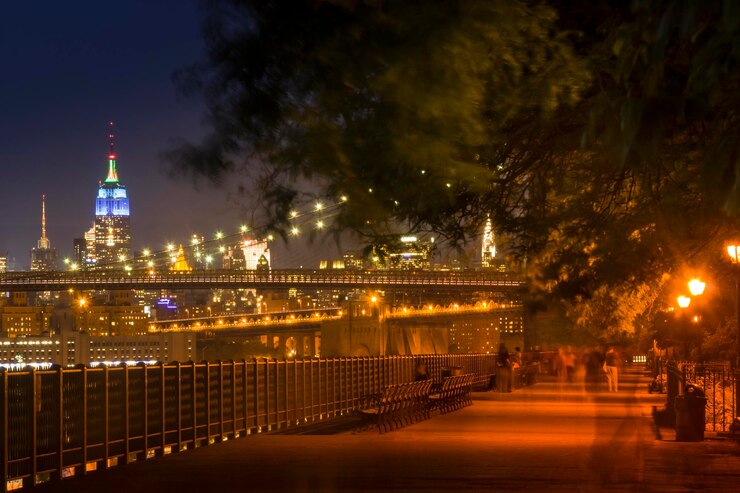 Foto ciudad iluminada por la noche