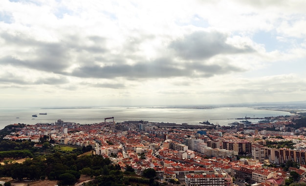 Ciudad de Lisboa con playa y playas