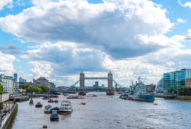 Ciudad de Londres con Tower Bridge