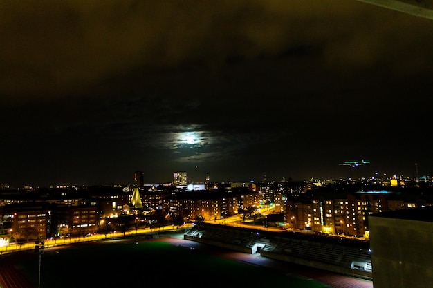 Ciudad de Malmö en la noche