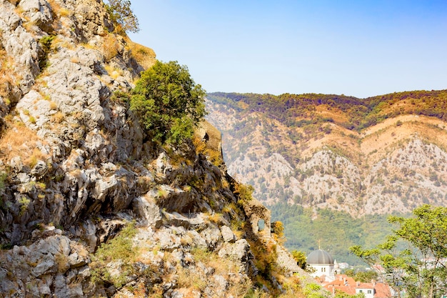 Ciudad en las montañas