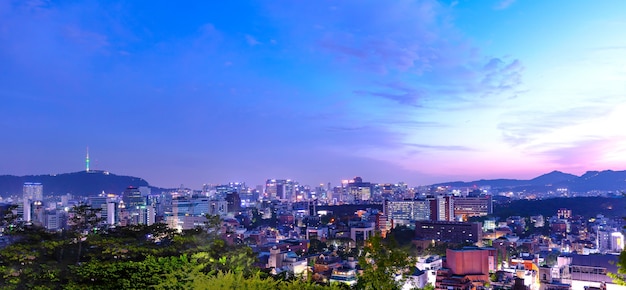 Ciudad de Seúl al atardecer con BlueSky