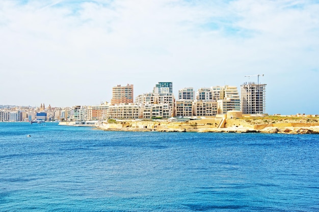 Ciudad de Sliema en Grand Harbour, Malta