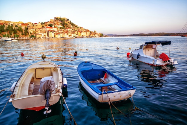 La ciudad vieja de Sibenik en Dalmacia, Croacia.