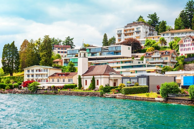 Ciudad de Weggis en el lago de Lucerna