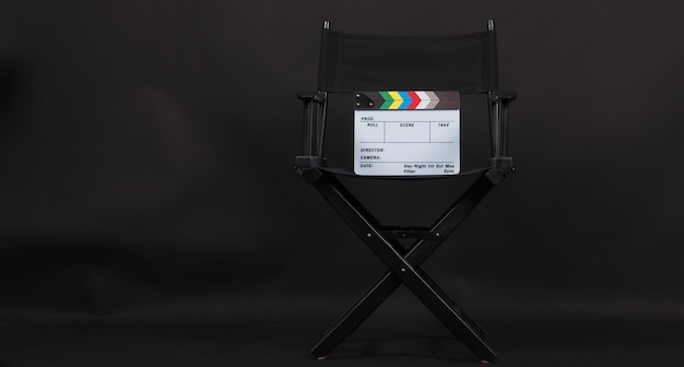 Claquete ou filme com cadeira de diretor para uso na produção de vídeo e na indústria do cinema