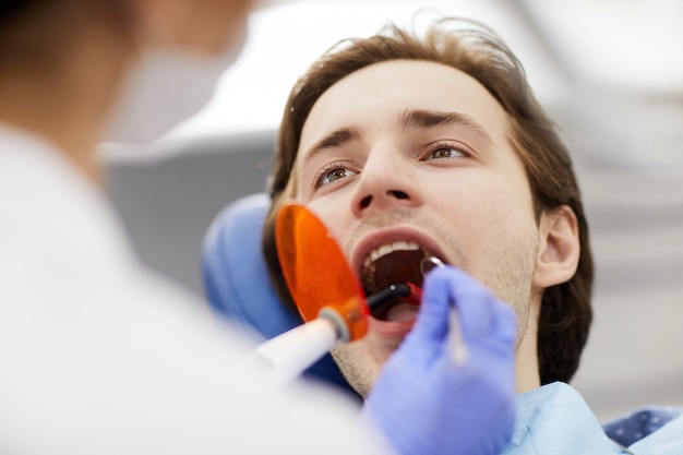 Foto clareamento dos dentes a laser