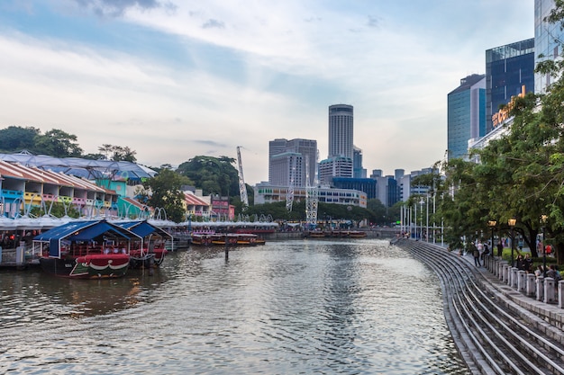 Clarke Quay à noite