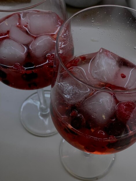 Foto clases de vinho frio com refrigerante