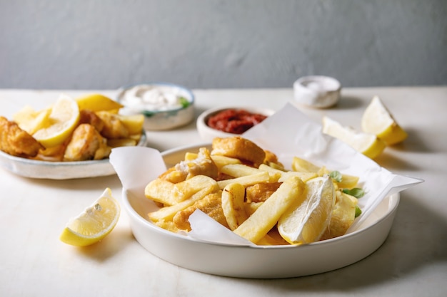 El clásico pescado con patatas fritas