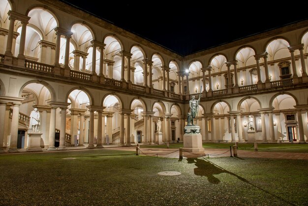 Foto claustro da academia de brera