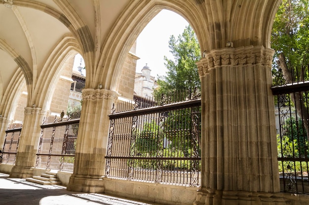 Claustro da Catedral de Toledo na Espanha