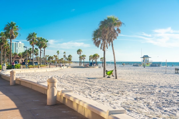 Clearwater Strand mit schönem weißem Sand in Florida USA