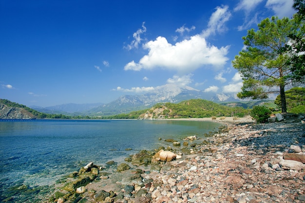 Cleopatra Bay in der Nähe von Kemer, Türkei. Strand bei Phaselis in Antalya, die Türkei.