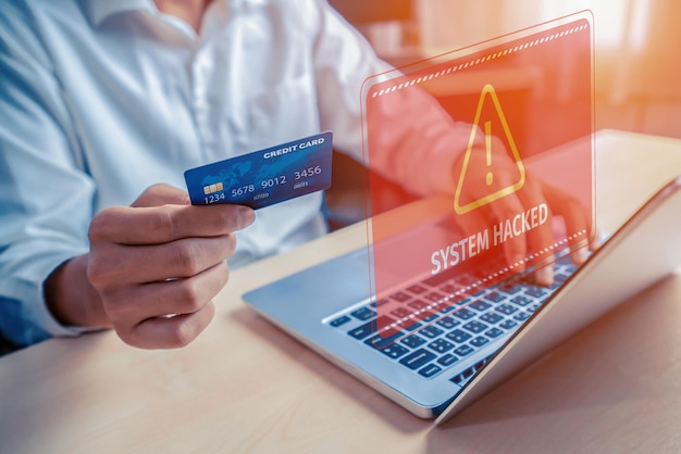 Clientes elegantes tarjeta de crédito hackeada consumidor trata de solucionar el problema dinero cibernético