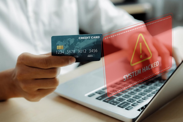 Clientes elegantes tarjeta de crédito hackeada consumidor trata de solucionar el problema dinero cibernético