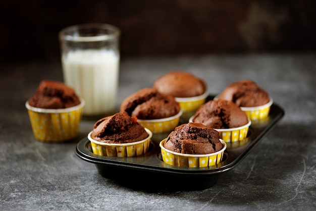 Close de muffins de chocolate caseiros