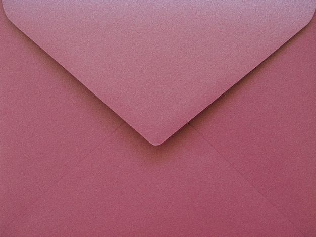 Close do envelope rosa