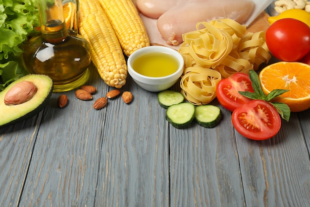 Foto close em comida diferente na mesa