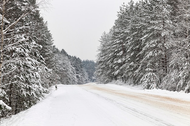 Close na estrada de inverno