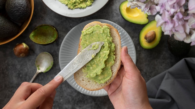 Close-up de aguacate fresco y maduro