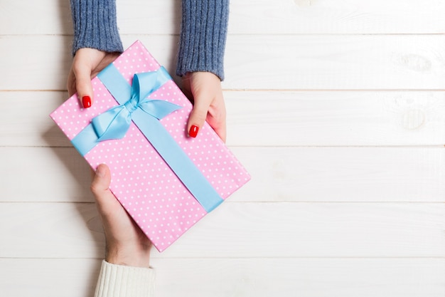 Close-up de caja de regalo de Navidad