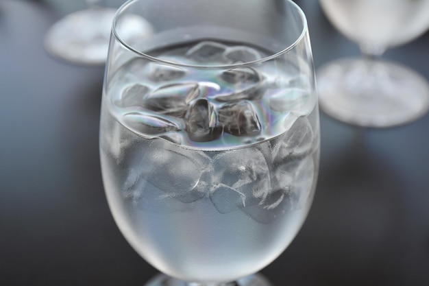 Close-up da água na mesa