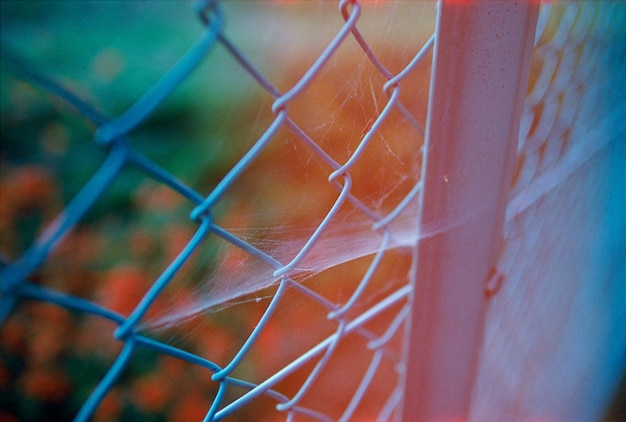 Foto close-up da cerca de ligação de cadeia