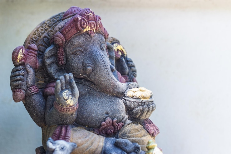Foto close-up da escultura de ganesha